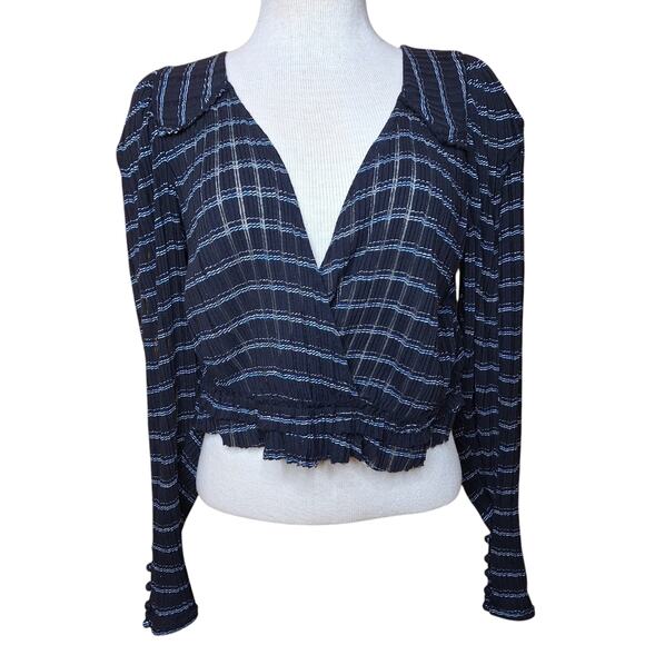 Free People Girlfriend combo top striped seer sucker puff sleeve v neck blouse - Picture 2 of 7